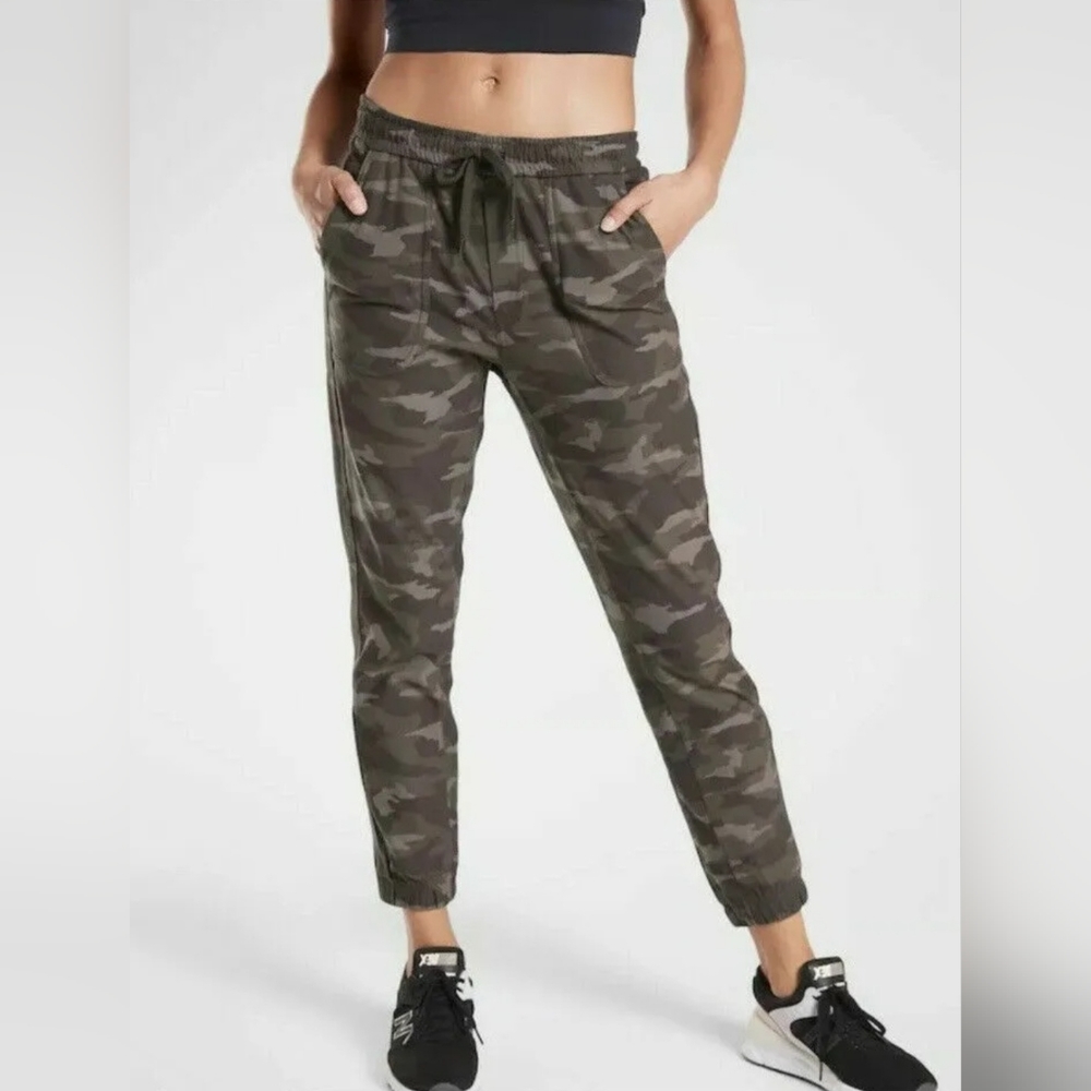 Athleta‎ Black Olive Camo Farallon Jogger Travel Lifestyle Pant Women's Size 0